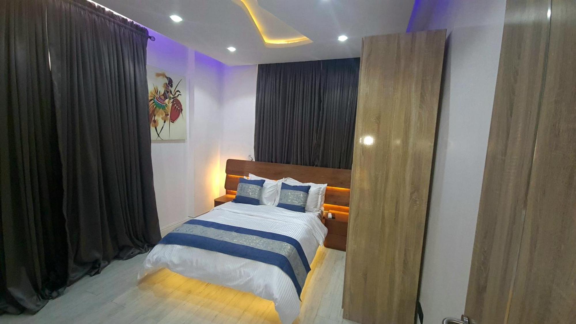 Seaview Apartment, Ikoyi Apartment *